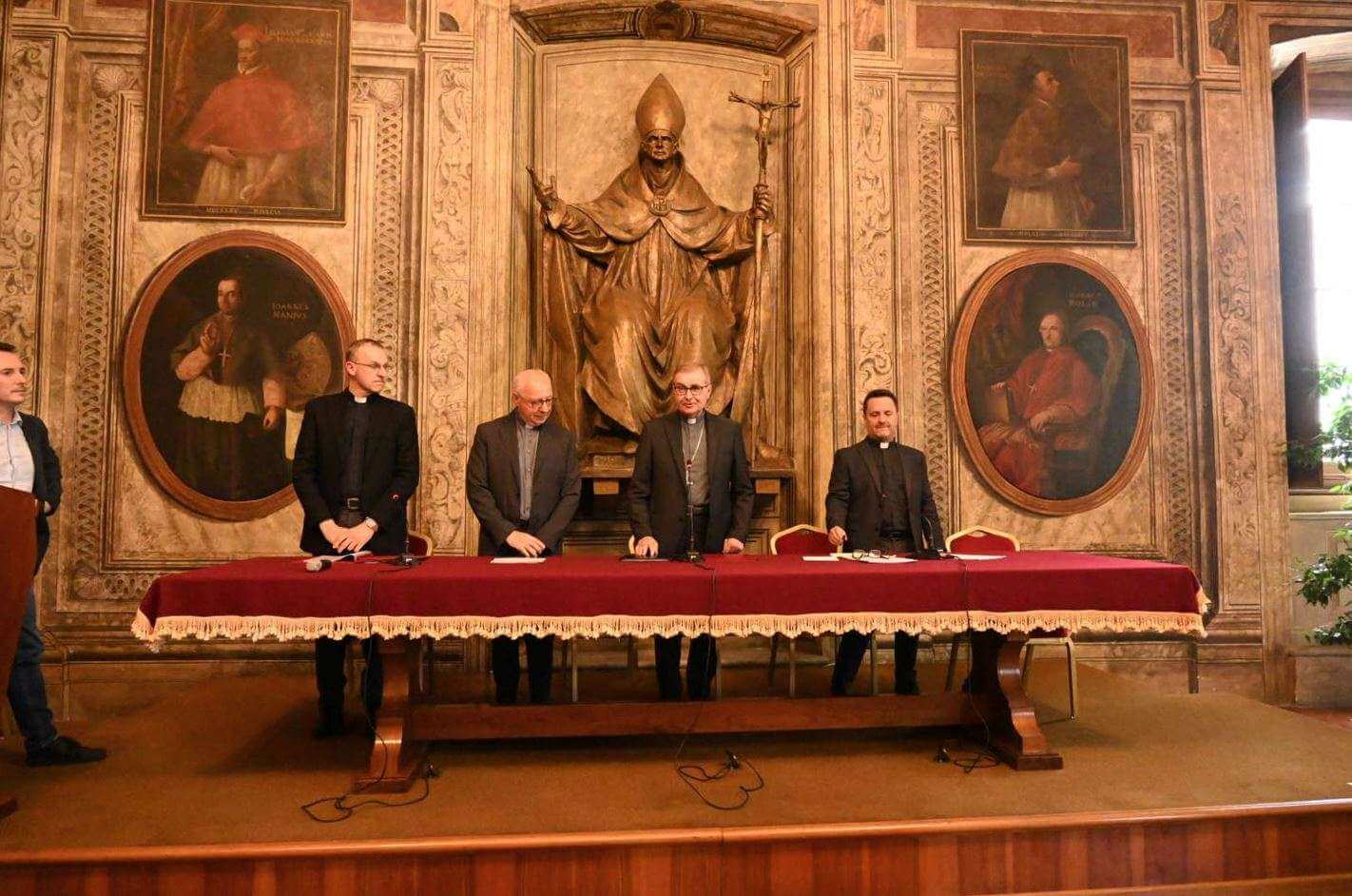 Maria Rosa Mistica. Il vescovo Pierantonio nomina Consiglio di Amministrazione e Revisore dei conti