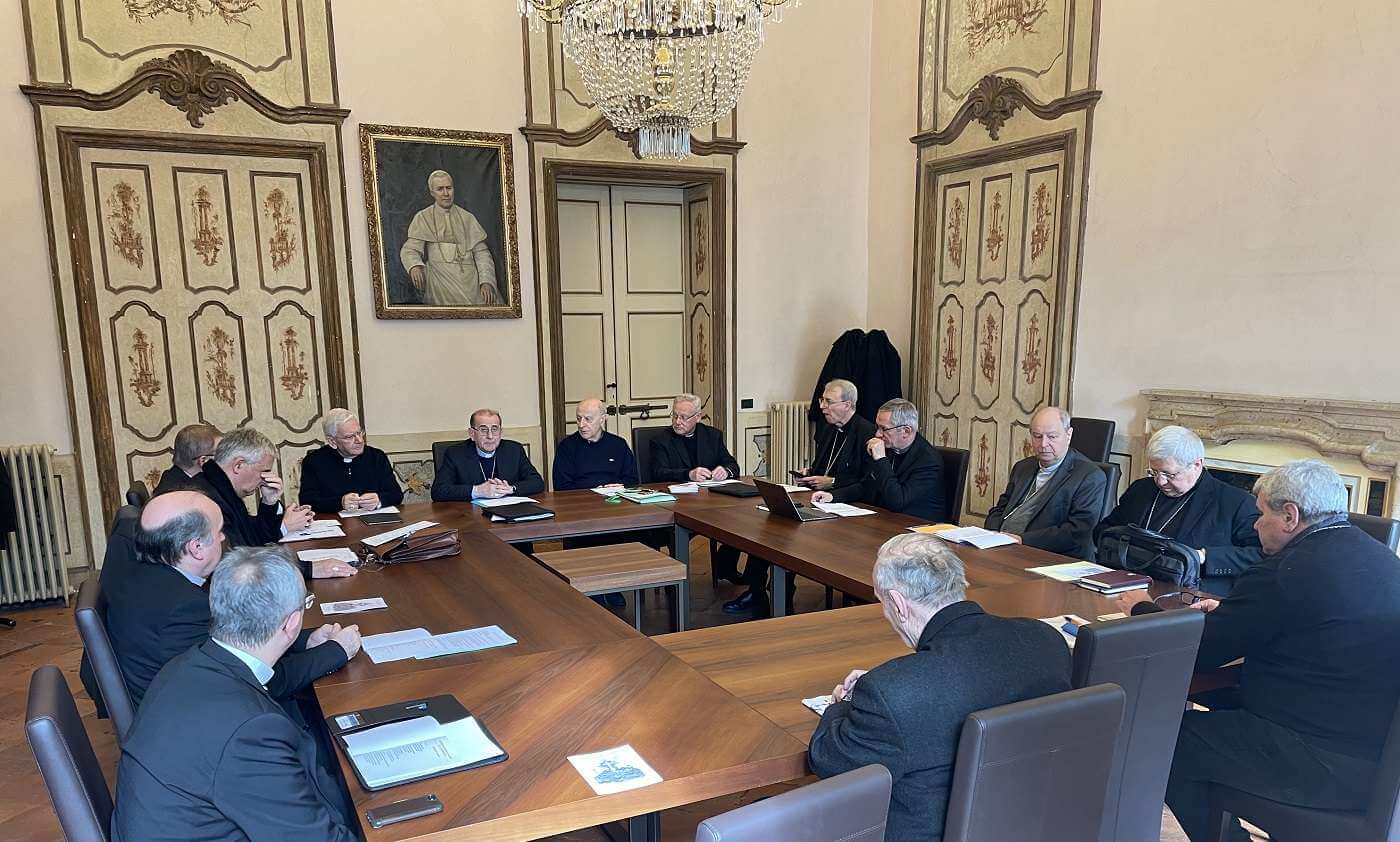 I vescovi lombardi: «Campane a lutto in memoria delle vittime del Covid»