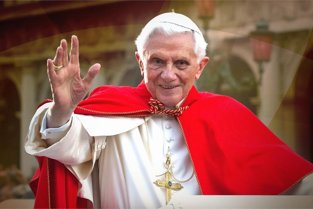 Pope Francis Orders: “Remove All of Benedict’s Coats of Arms” – The Damnatio Memoriae of Ratzinger Continues