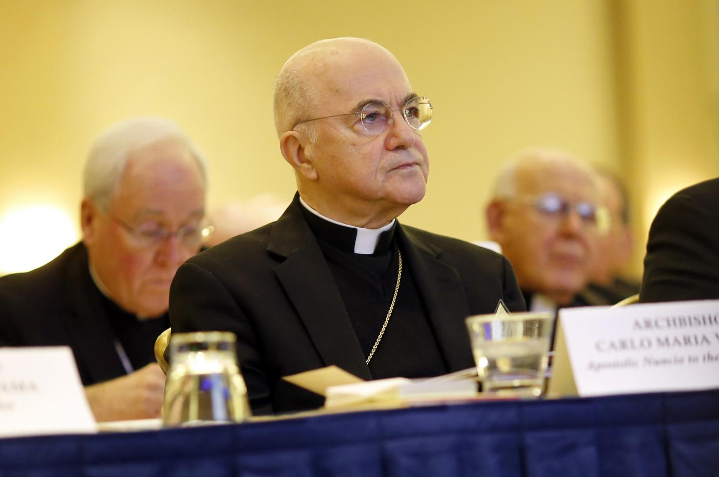 Fuori dalla Chiesa non c'è salvezza. Il caso Viganò