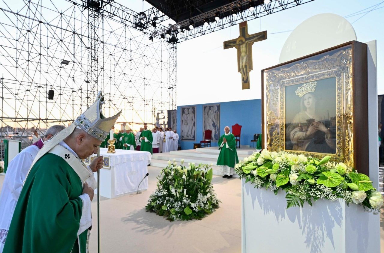 A Rimini giovani alla Messa in costume. E i tradizionalisti perdono la testa