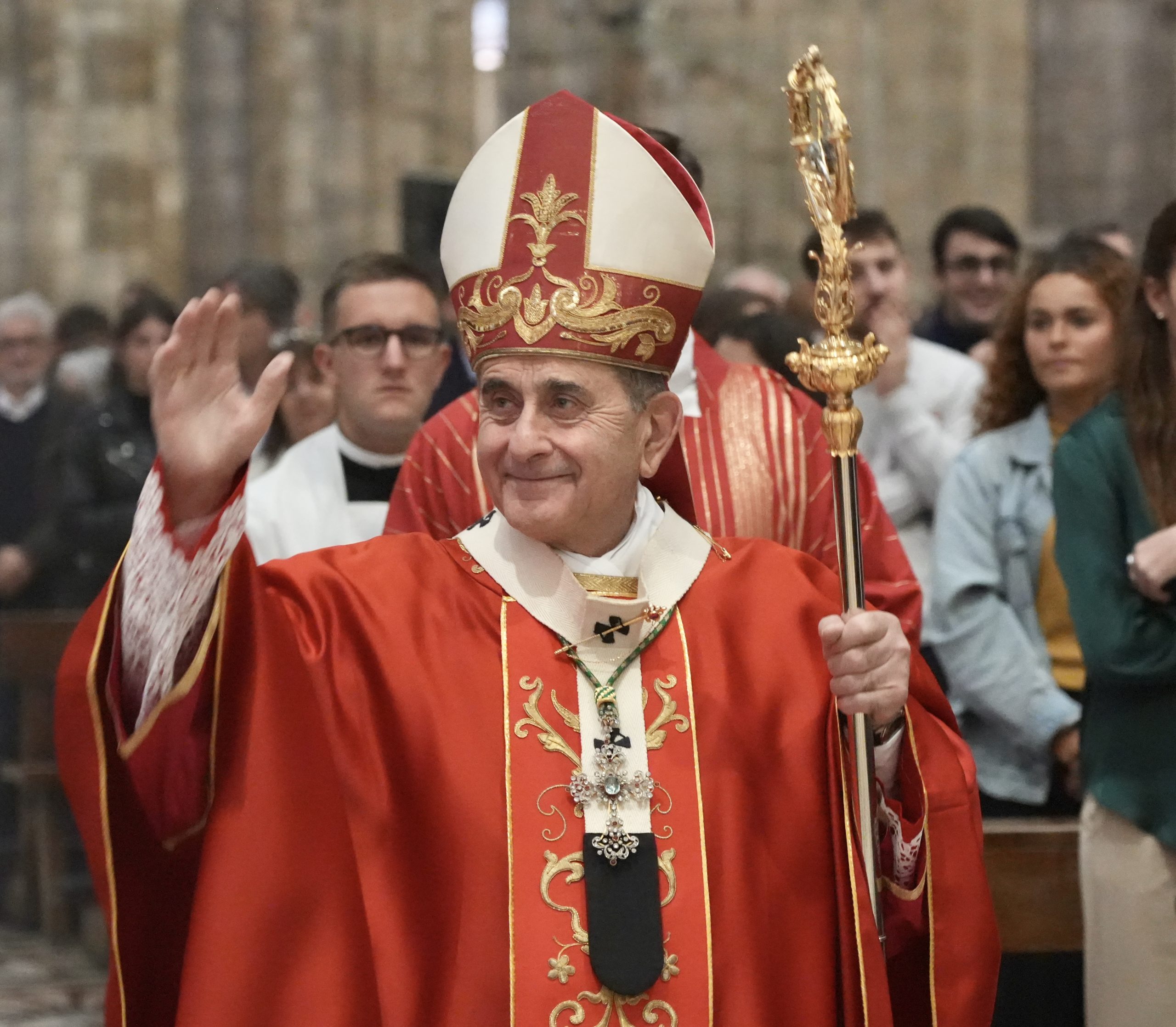Mons. Delpini ordina 20 diaconi: «Non sono eroi. Il loro estremismo è reso possibile da Gesù»