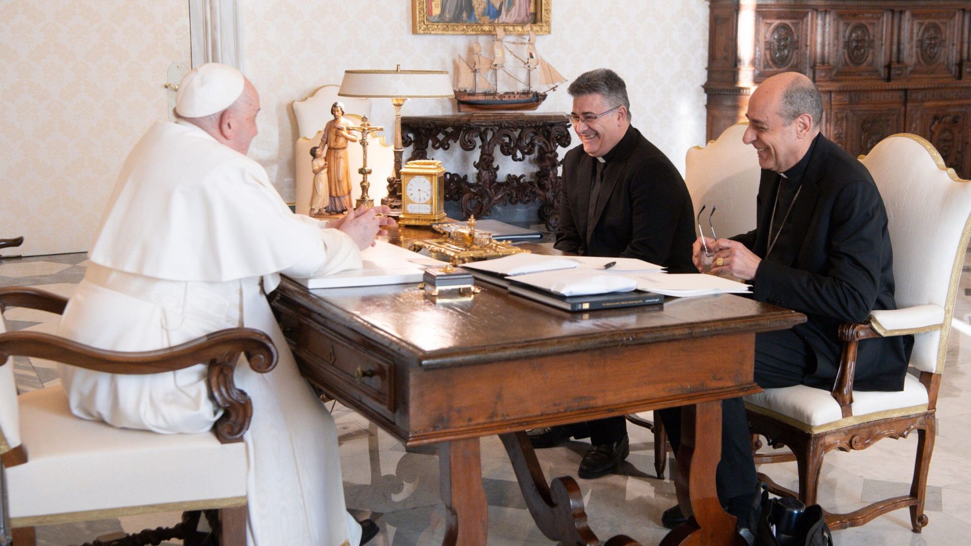 Comunicazione vaticana: con Francesco si è costretti a procurarsi prove