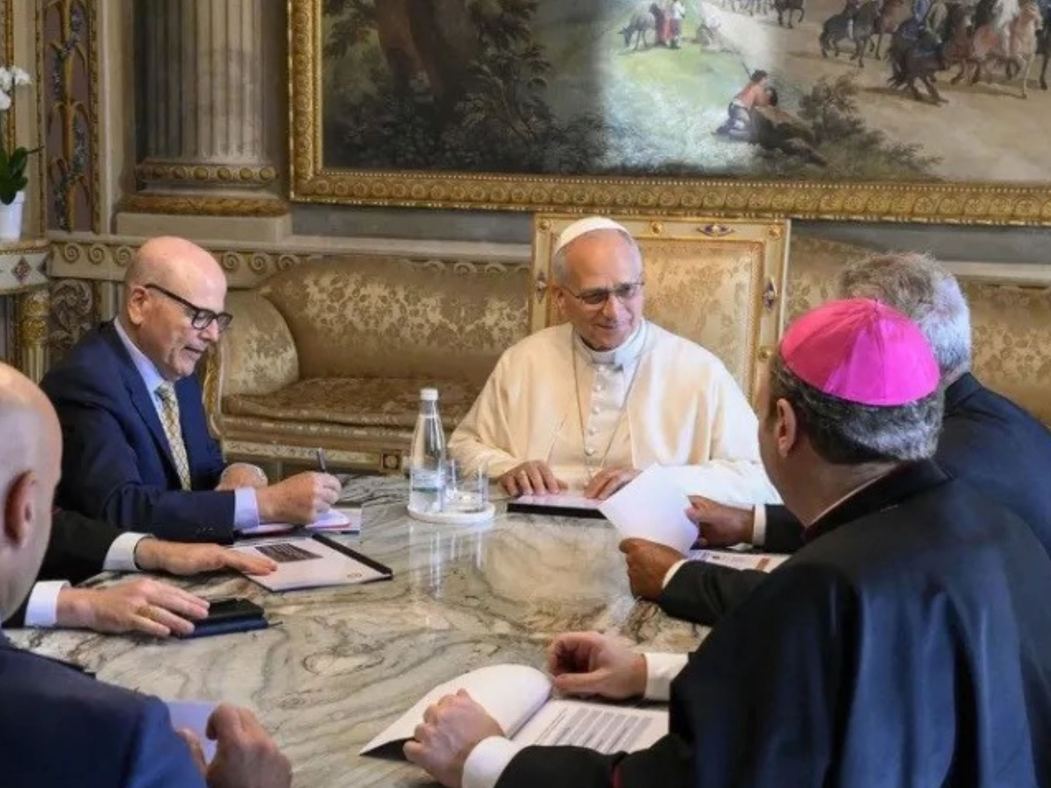 Leone XIV chiude la stagione dei tagli agli stipendi in Vaticano