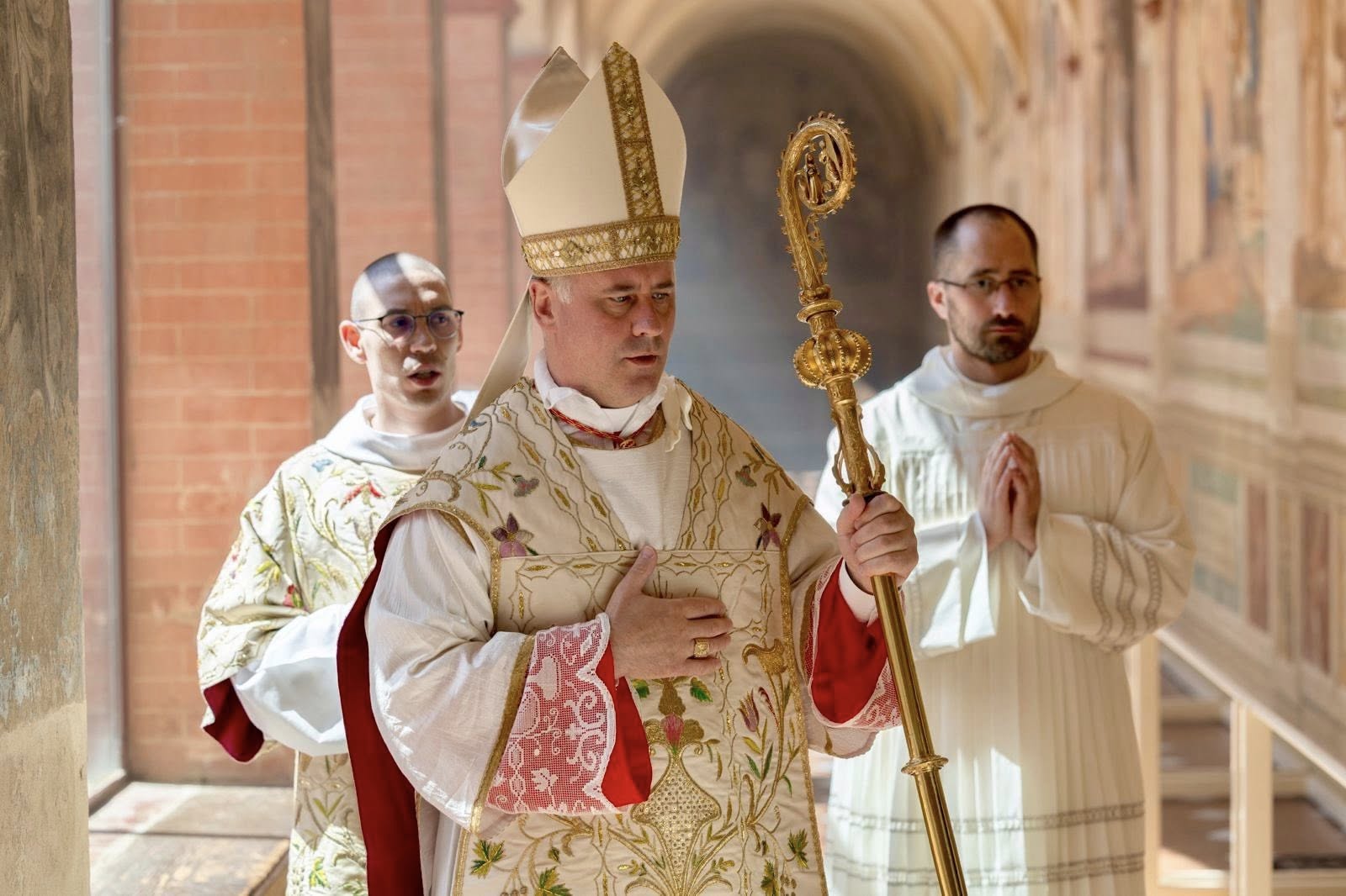 Monte Oliveto. Makrickas: "Ricercatori appassionati di un Dio che si è appassionato a noi"