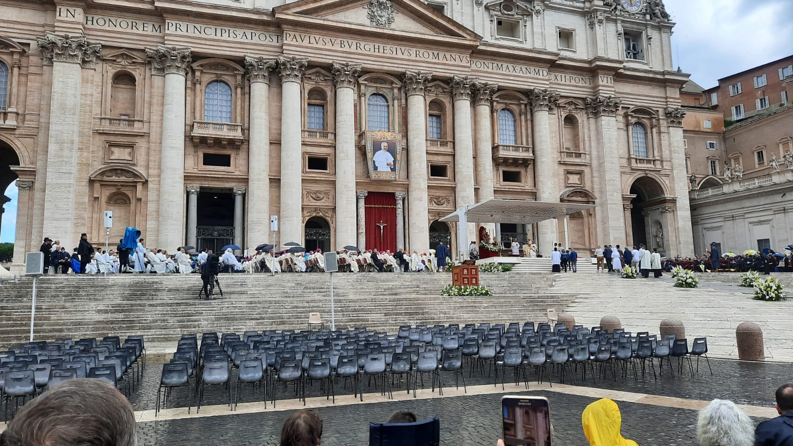 Basilica Vaticana: diversi uffici lamentano la gestione Gambetti