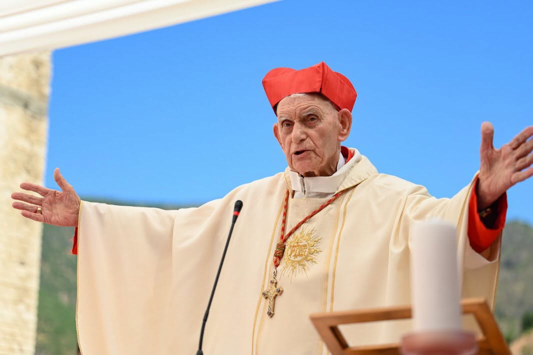Il cardinale Simoni torna a Spaç: Messa nel campo dove fu prigioniero