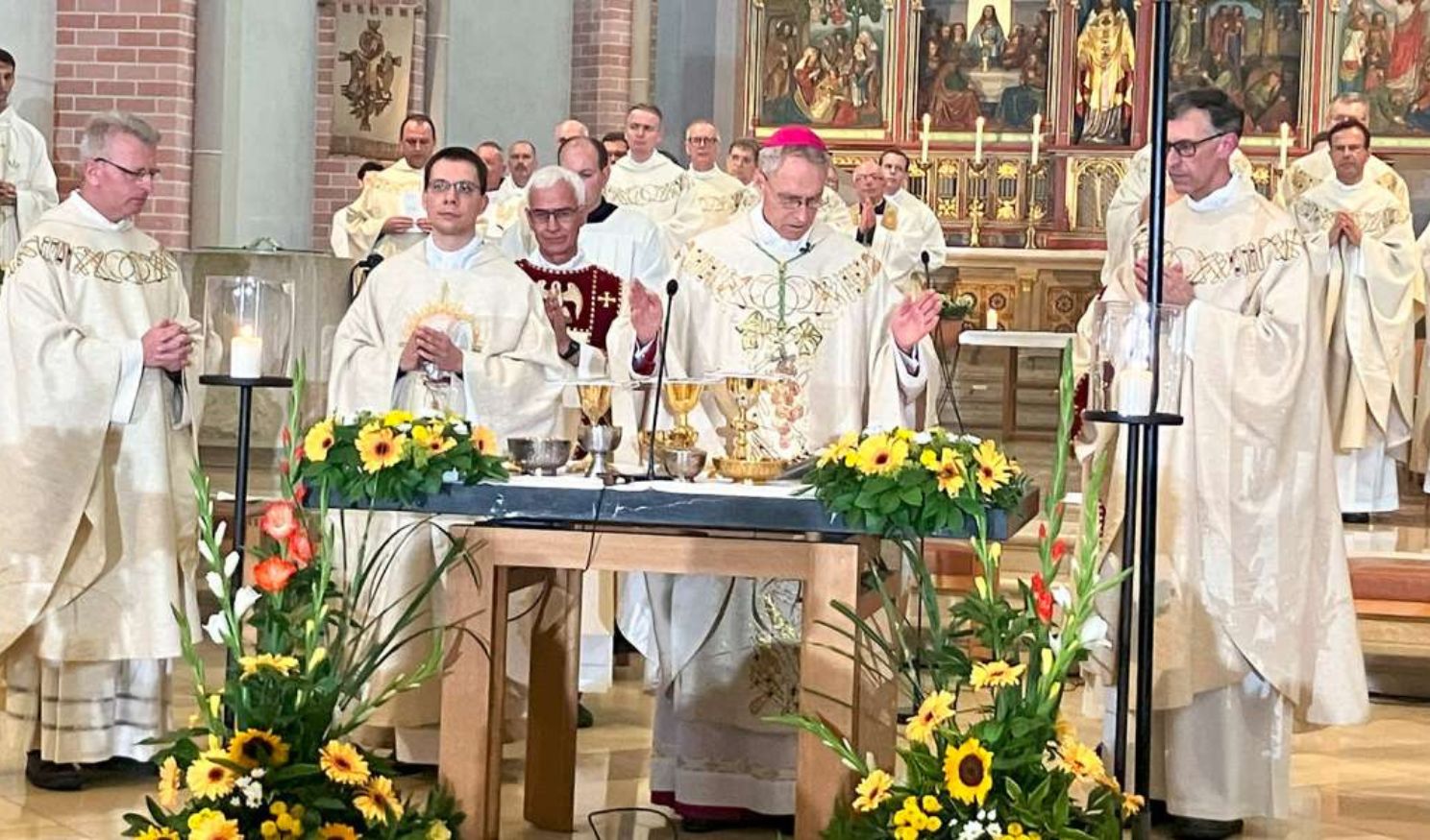 Le fake news su Gänswein lo perseguitano anche in Germania