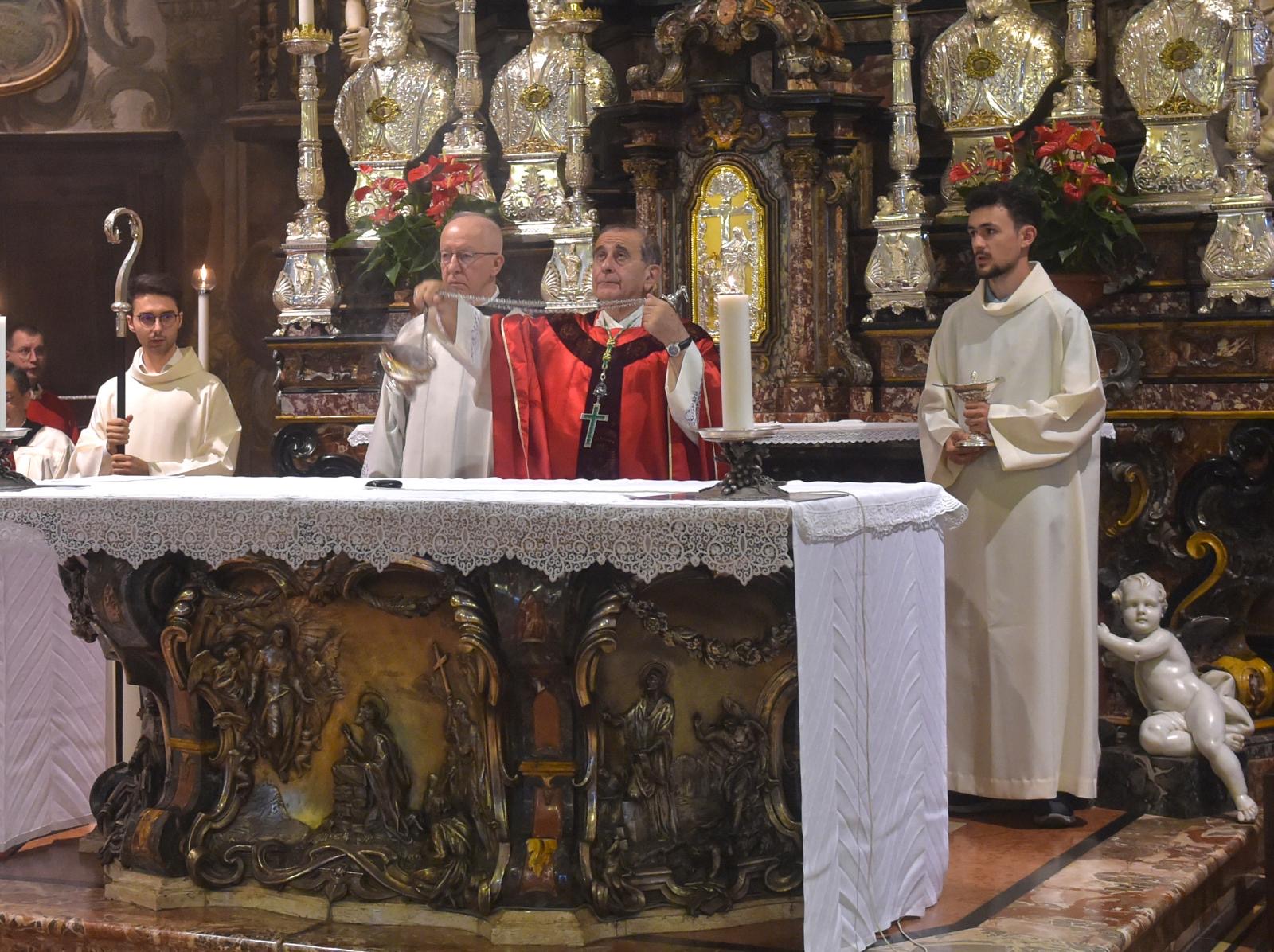 550 anni fa nascevano le Romite Ambrosiane. Mons.Delpini:«Le monache testimonianza che vale la pena ascoltare la Voce che viene dal Cielo»