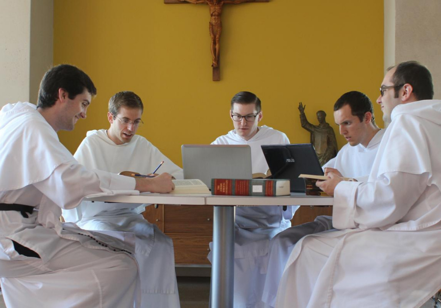Oltre l’obbedienza: che cosa significa essere maturi per il sacerdozio