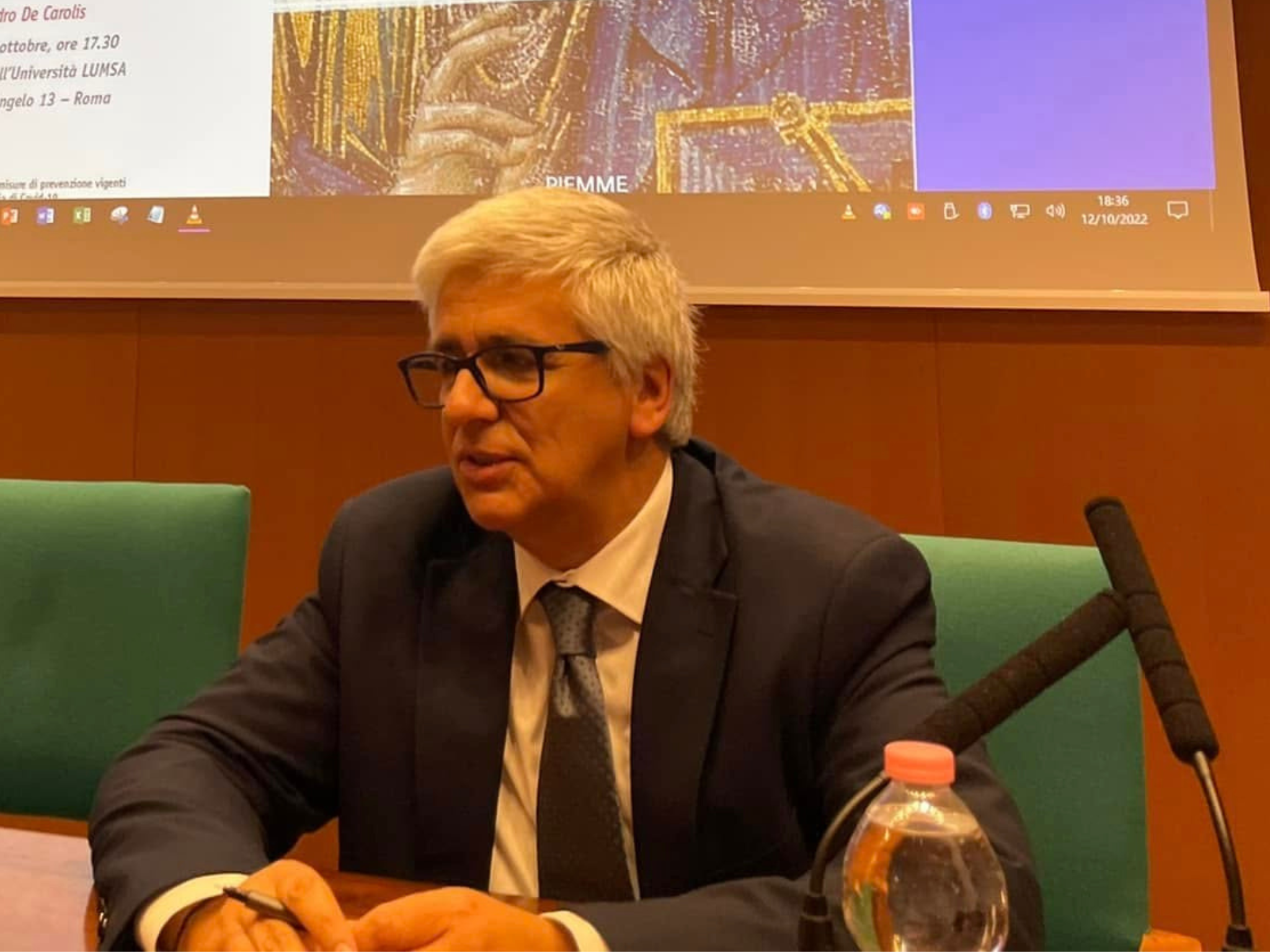 Nel Dicastero per la Comunicazione è cominciato il fuggi fuggi