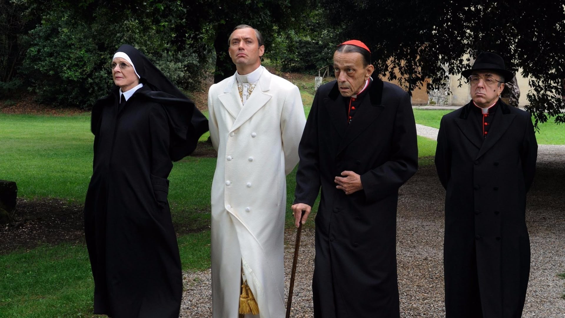 Camici e talari, il teatro delle fragilità
