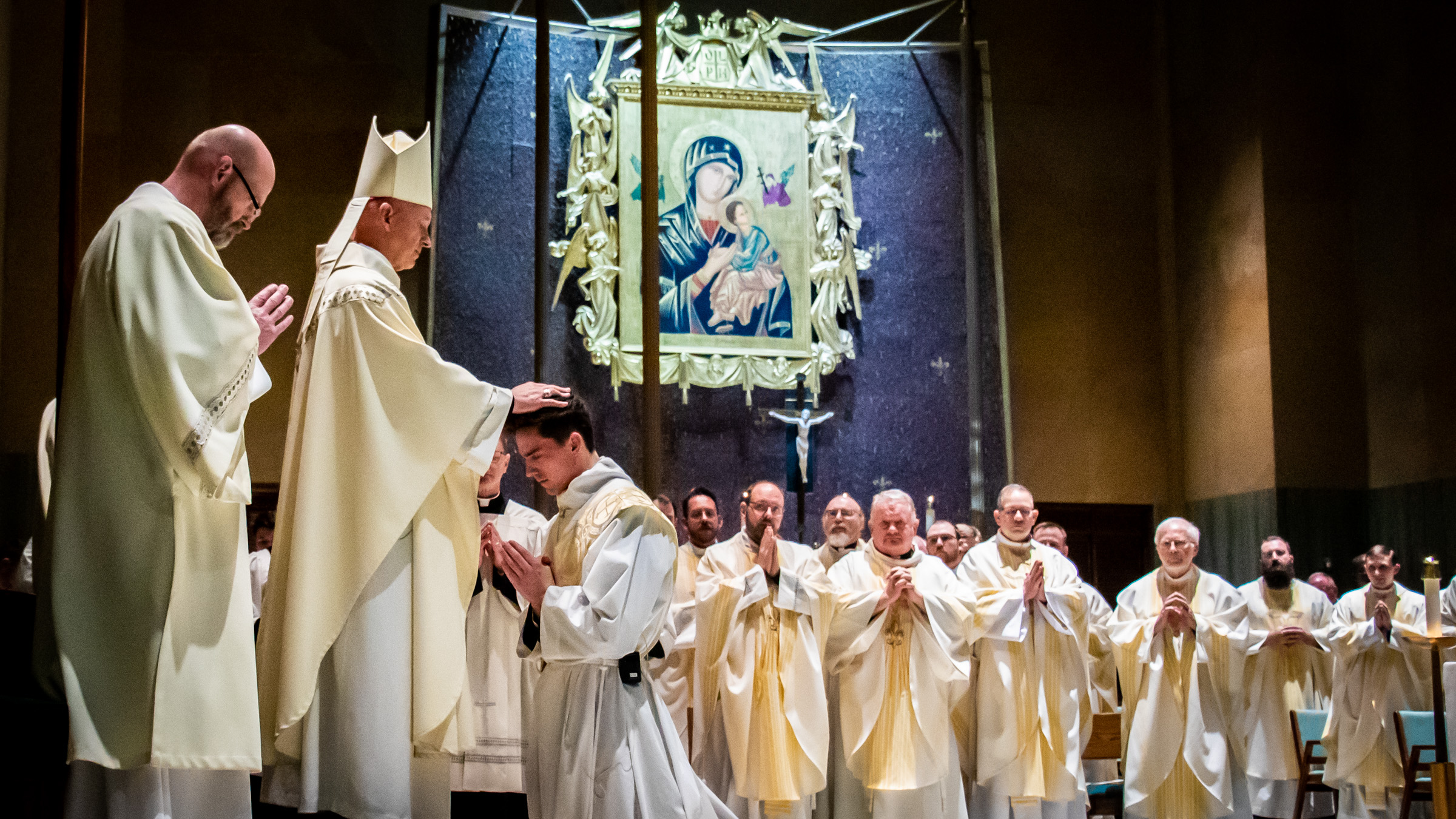 Sacerdozio. «La santità s’innesta sull’umanità»