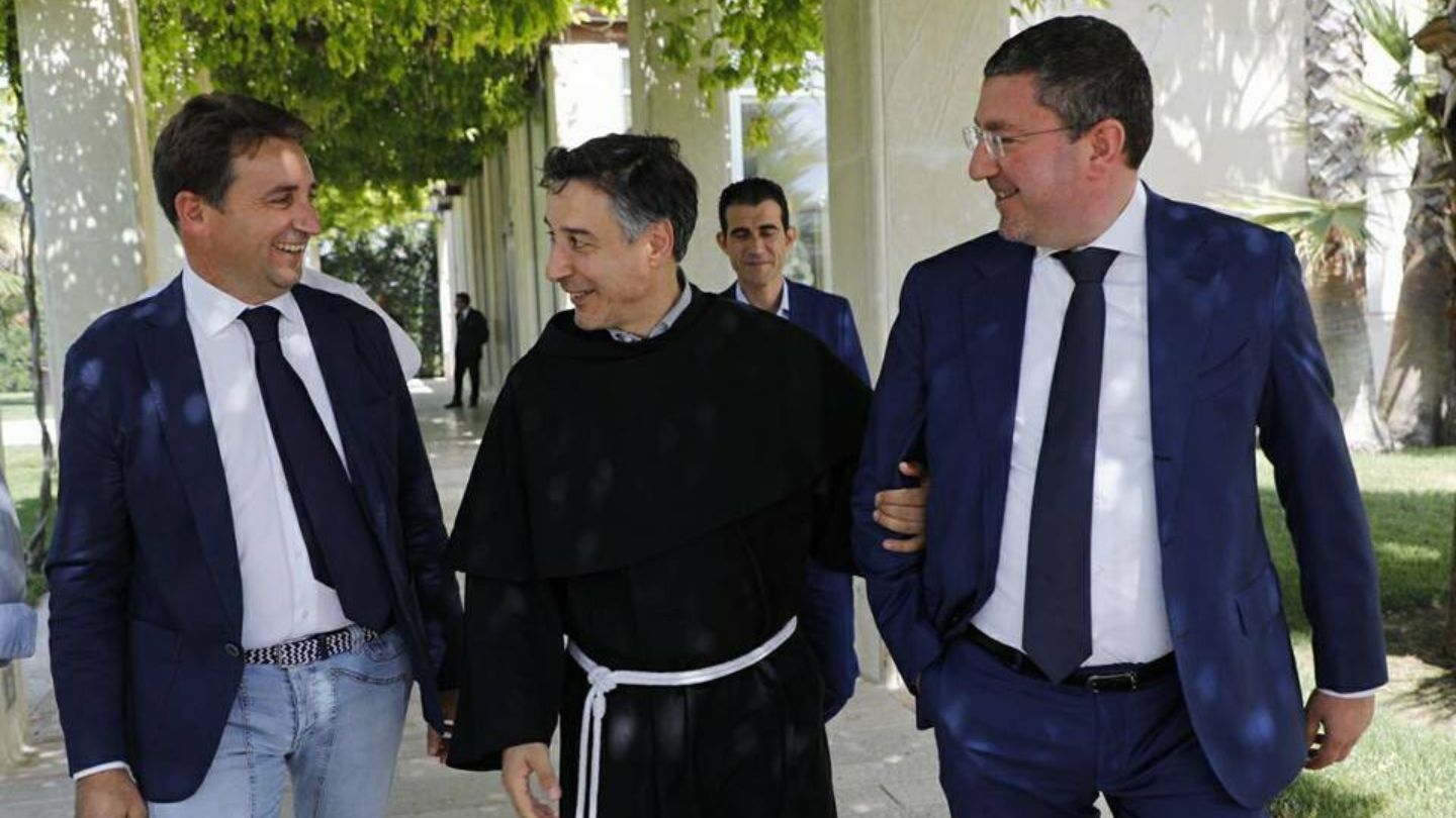 Padre Enzo Fortunato riesce a strappare una nomina al Papa