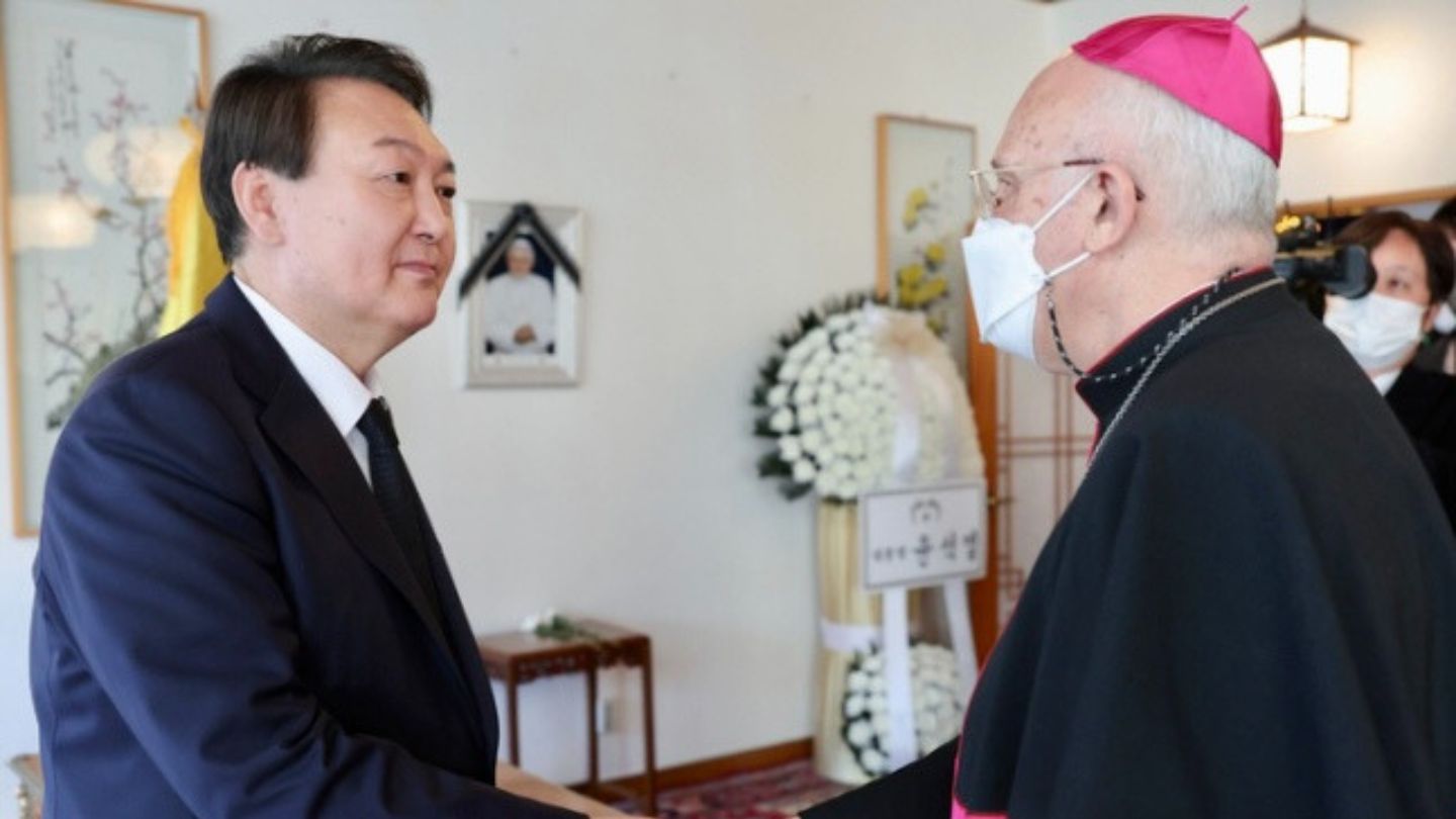 Il Papa va in Mongolia e Xuereb lascia il Paese