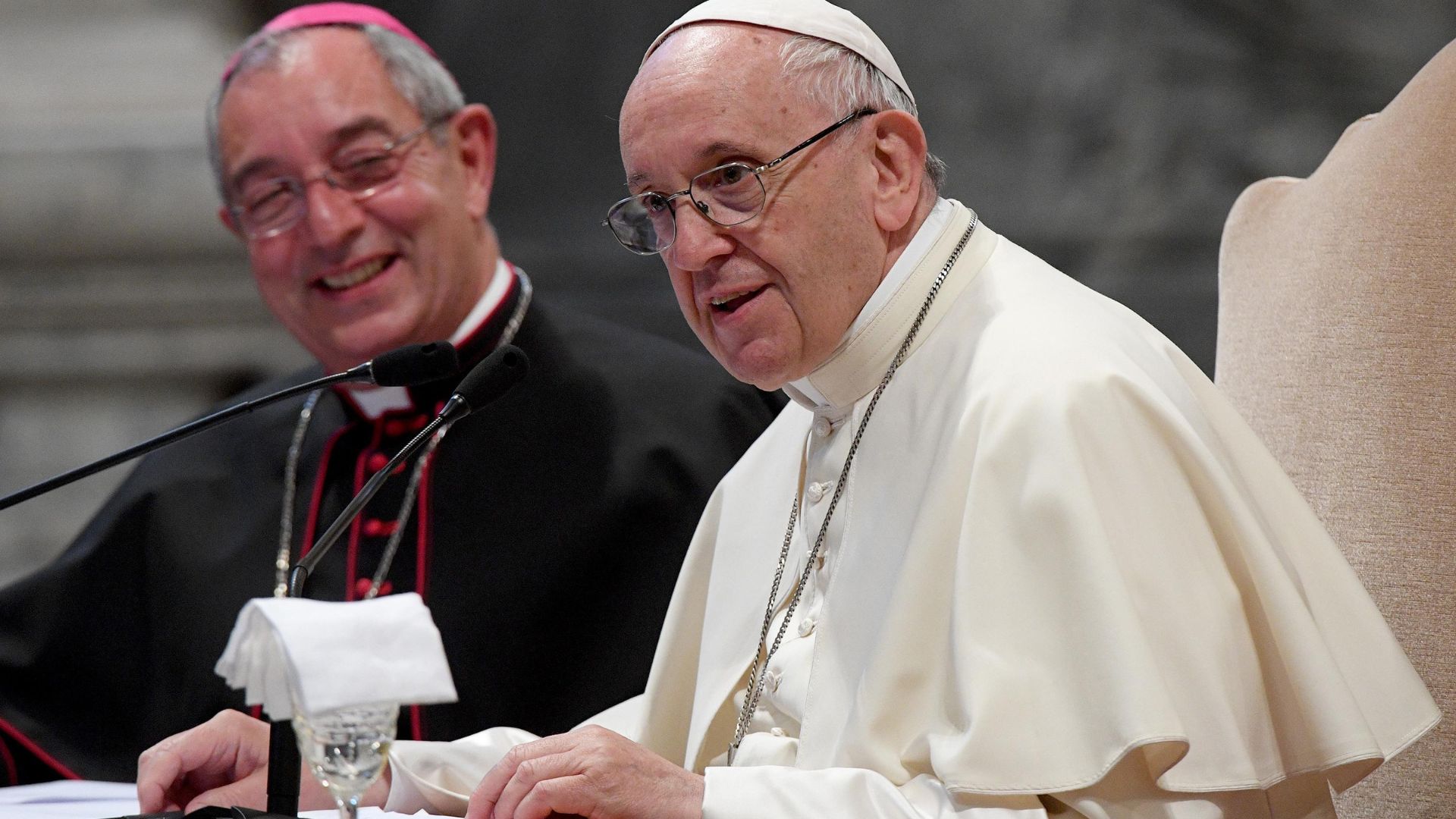 De Donatis sceglie la via del silenzio e Libanori non ci sta. Si spacca il Consiglio Episcopale