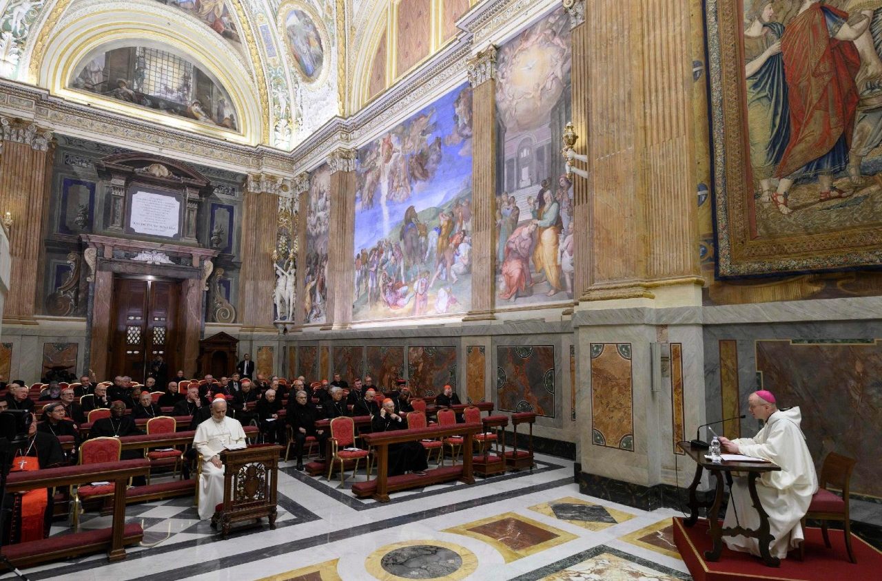 Varden alla Curia: «L’integrità di un maestro spirituale si manifesterà anche nelle sue abitudini online e al bar»
