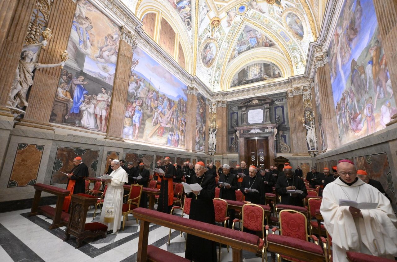 Varden alla Curia Romana: «A volte siamo tentati di pensare che dobbiamo stare al passo con le mode del mondo. È, direi, una procedura dubbia»