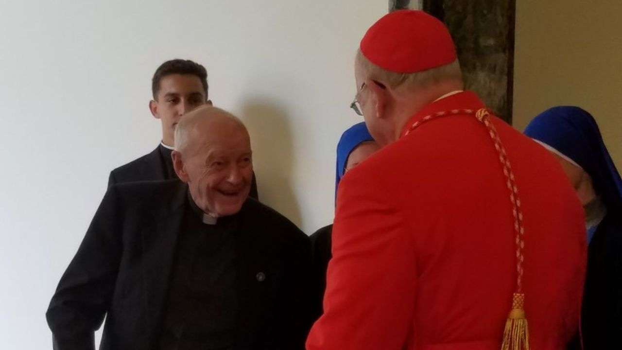 Il Cardinale Farrel, amico di McCarrick, ha una strana visione del presbiterato