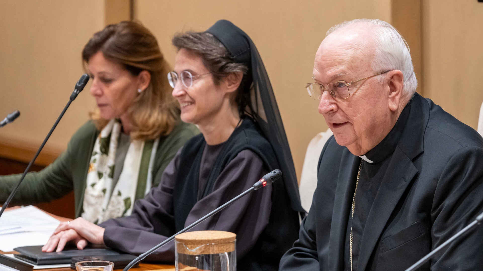 Il Papa in tv: «Una suora a capo del Governatorato». Ma la sua legge non lo permette