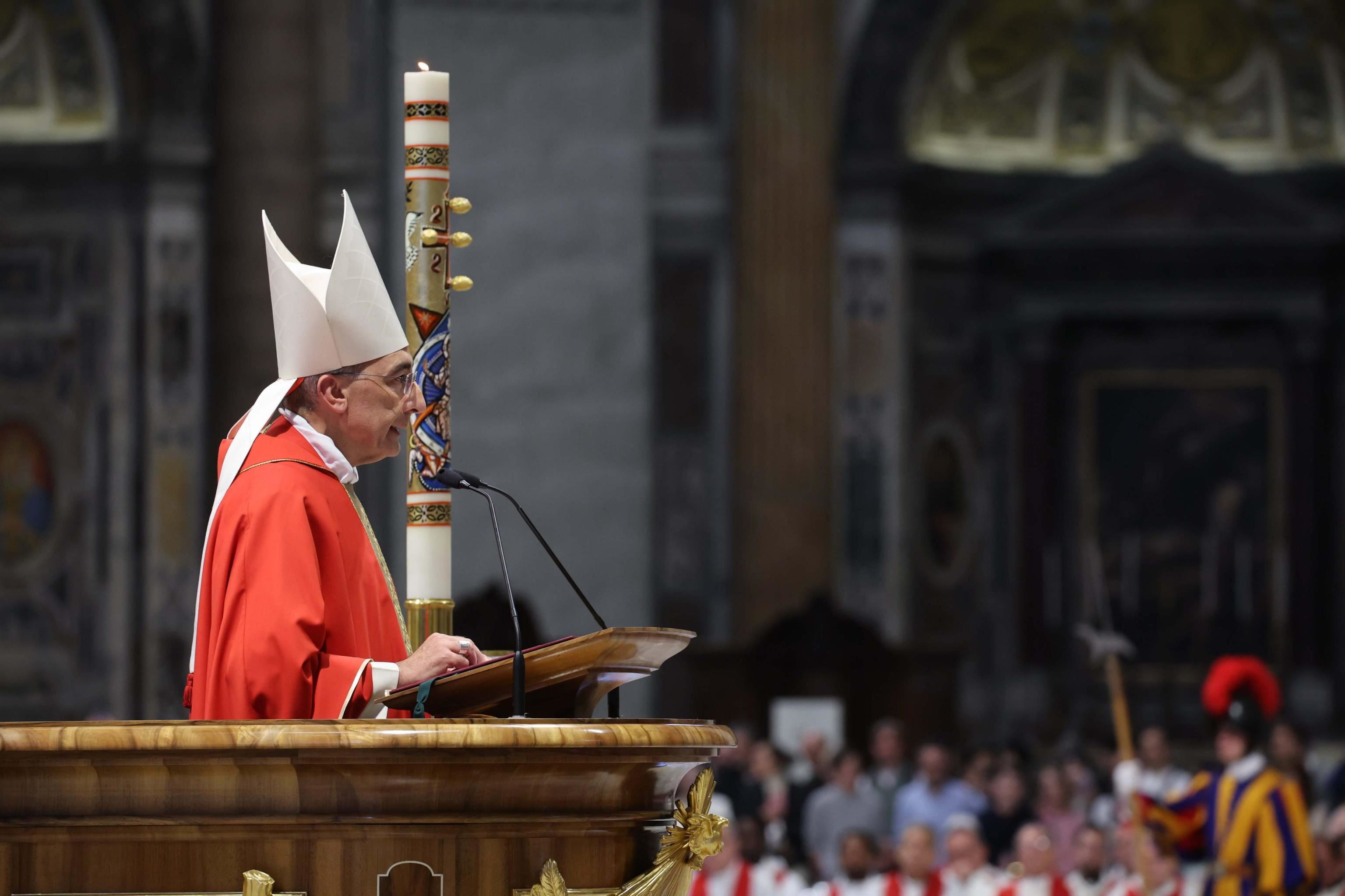 La predica della discordia: politica e ambizioni sul corpo di Papa Francesco