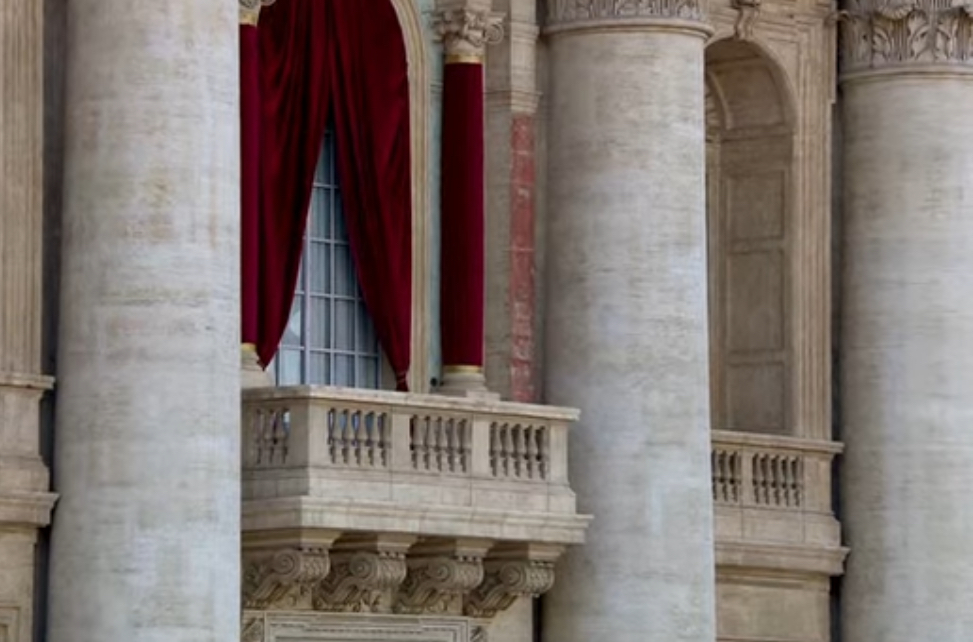 Eletto il 267° Successore di San Pietro. La fumata è bianca!