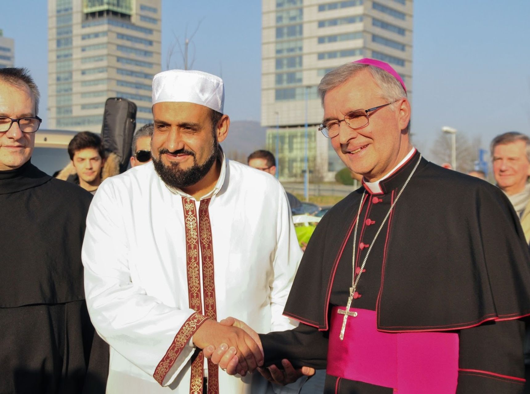 Mons. Tremolada ai musulmani: "Uniti nella dignità e nel rispetto reciproco"