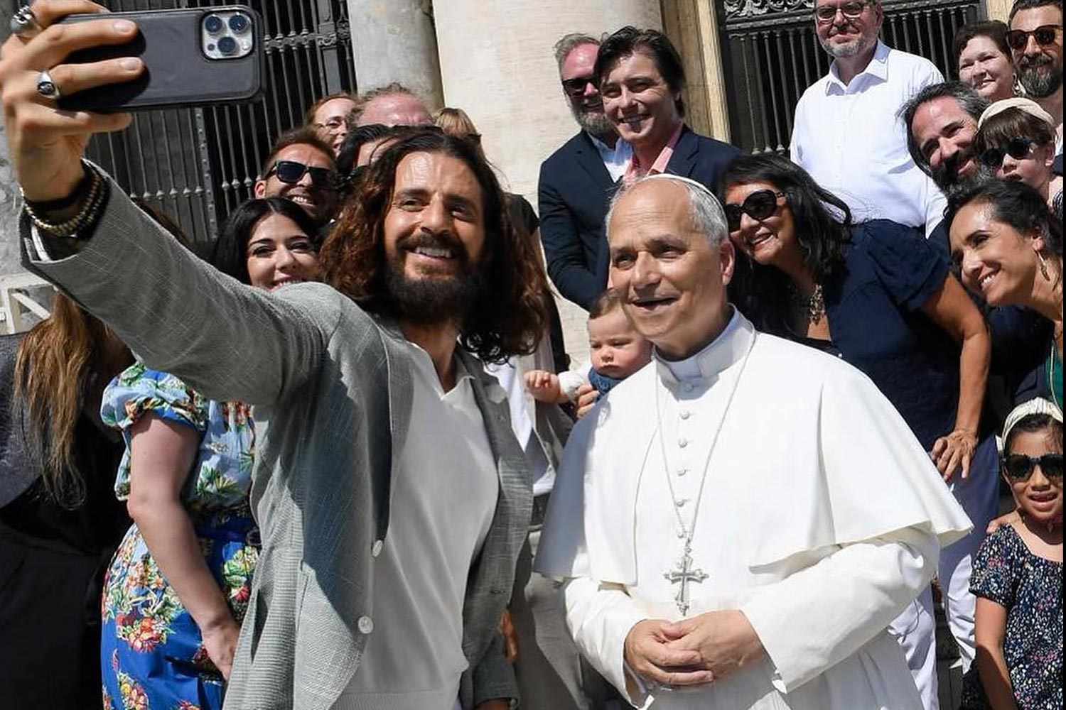 La corsa al selfie... in nome del Signore: la carriera al tempo di Instagram