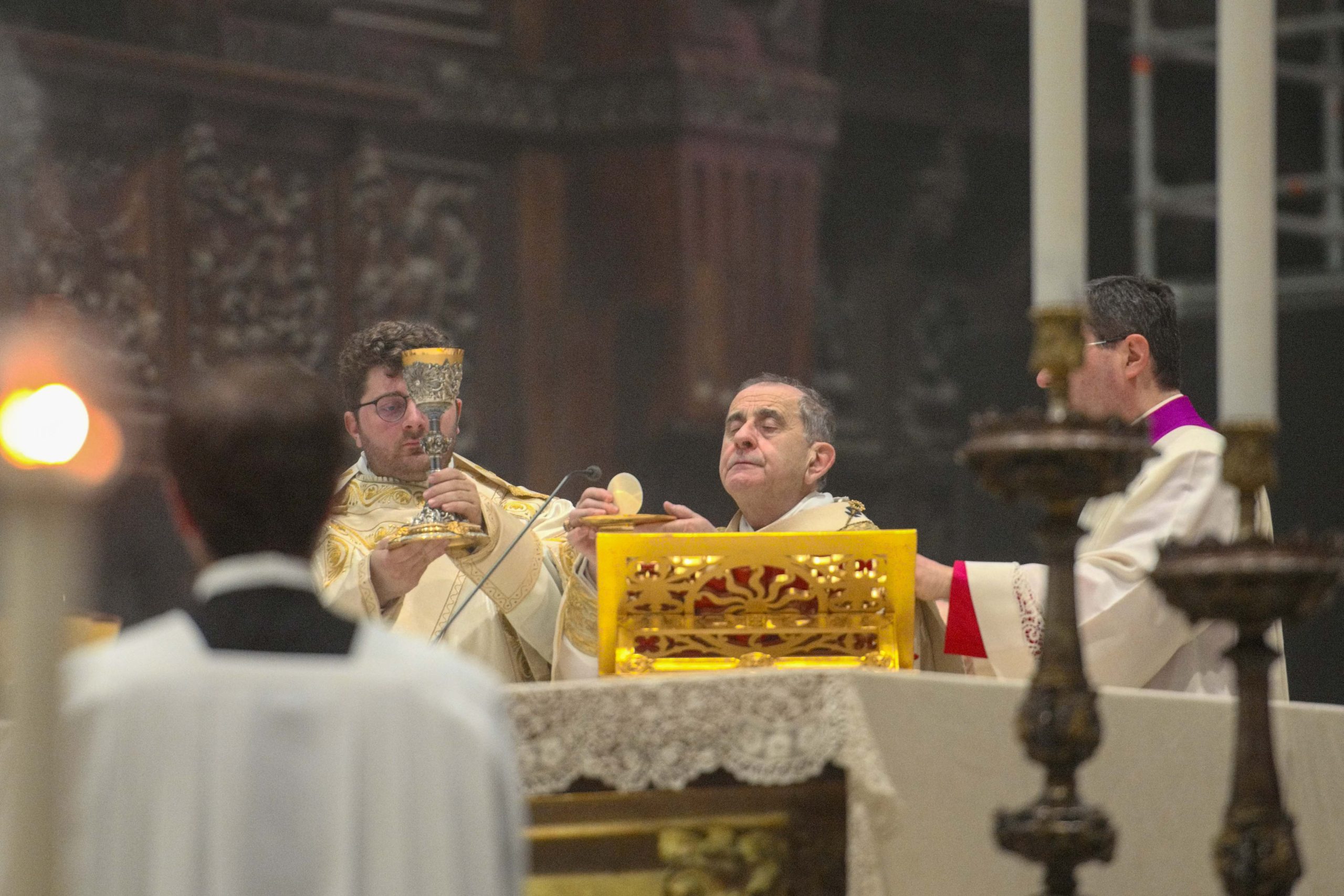 Pasqua di Resurrezione. Delpini: «Il desiderio del possesso può inquinare anche la devozione»