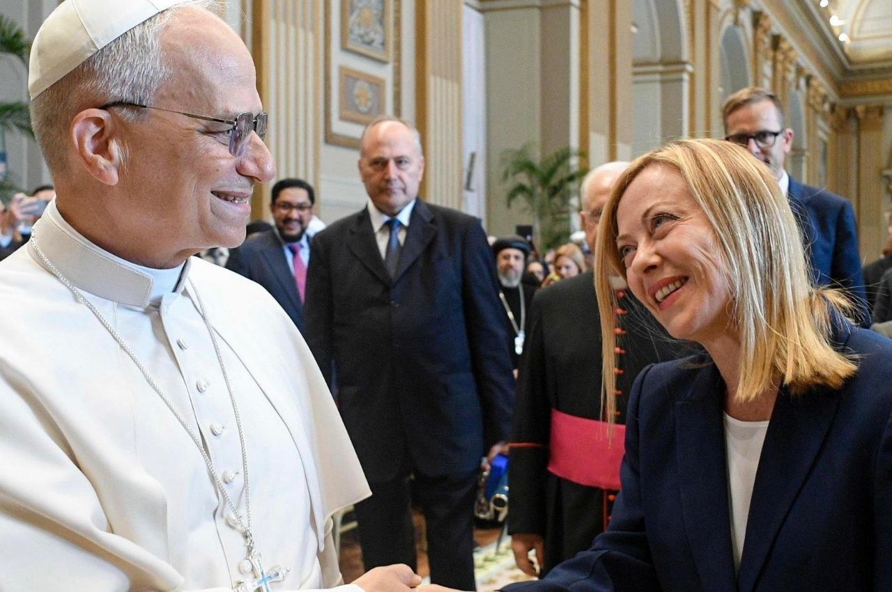 Meloni e la retorica della guerra mascherata da pace