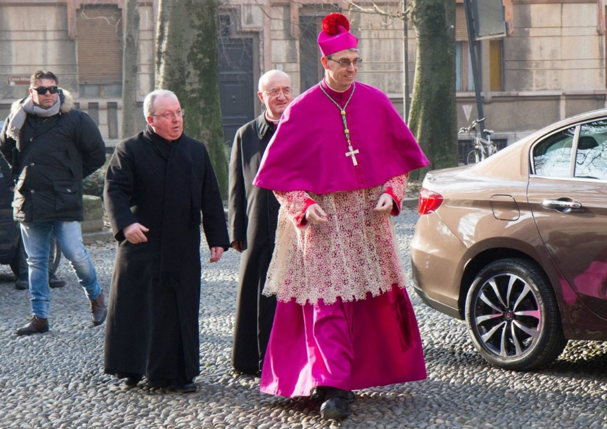 CL. Mons. Sanguineti tuona: «Concezione ristretta di autorità e obbedienza non fa crescere e non educa. Conduce ad adesione formale e rigidità meccanica»