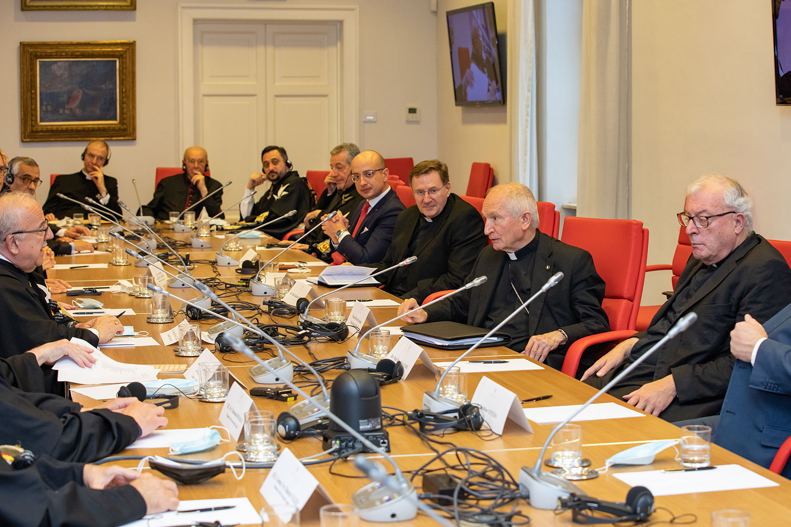 Papa Francesco distrugge anche il Sovrano Ordine di Malta