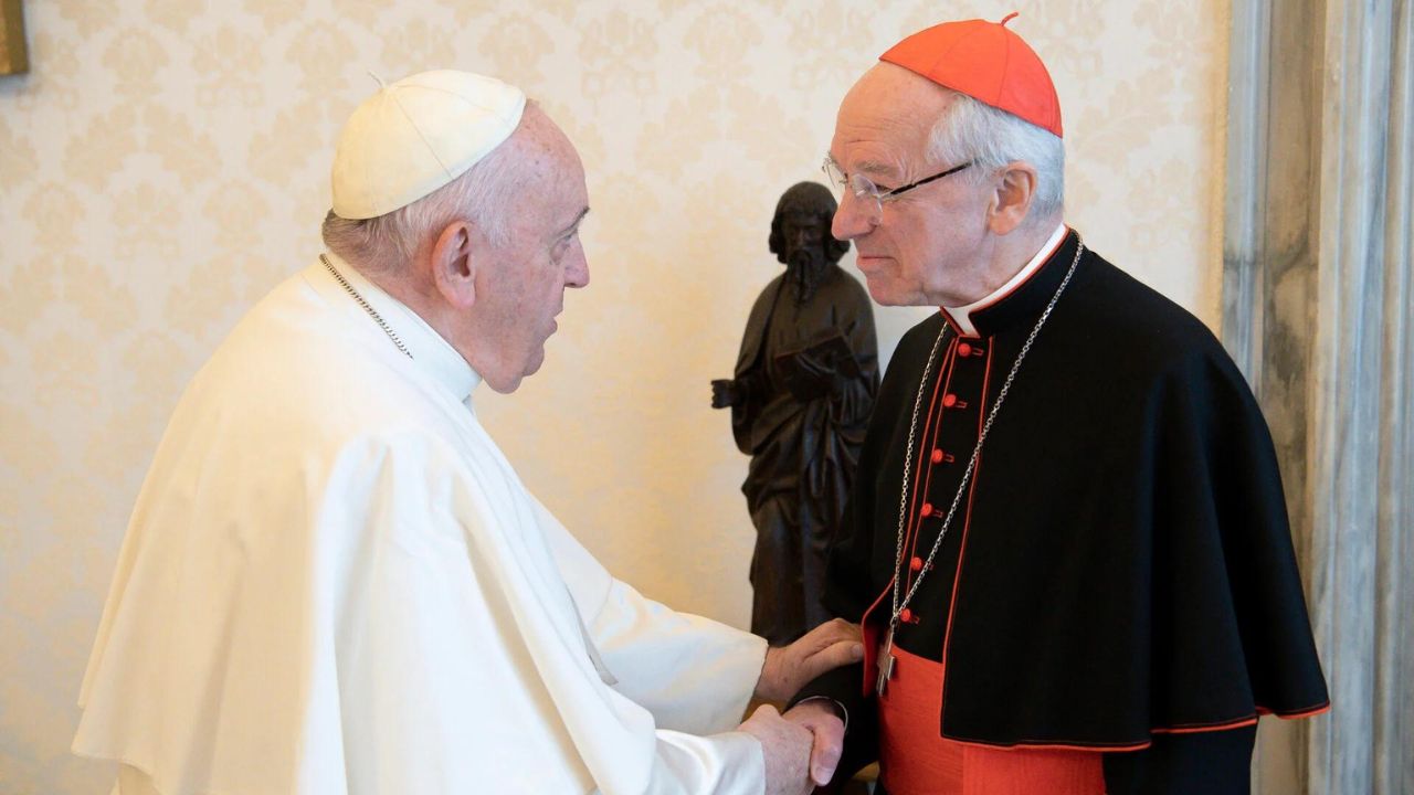 A Genova il cardinale Jozef De Kesel presenta il suo libro: «Il modello dei cristiani d’oggi possono essere i monaci di Tibhirine»