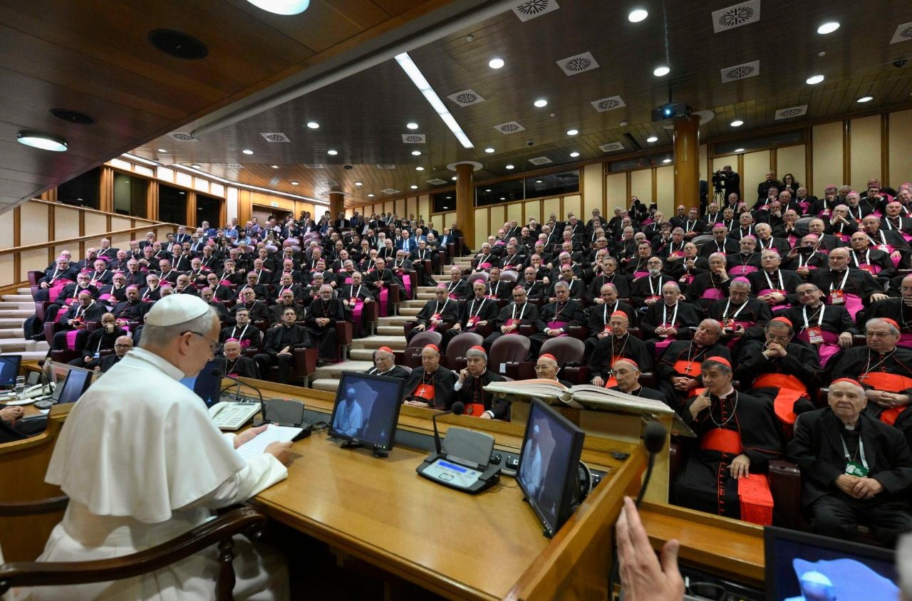 Leone XIV ai vescovi: «L’iniziazione cristiana non può essere pensata solo come preparazione ai Sacramenti»