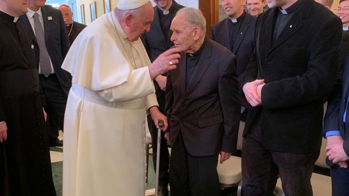 Papa Francesco ai gesuiti ungheresi: "L’abusatore va condannato, è un atto di carità"