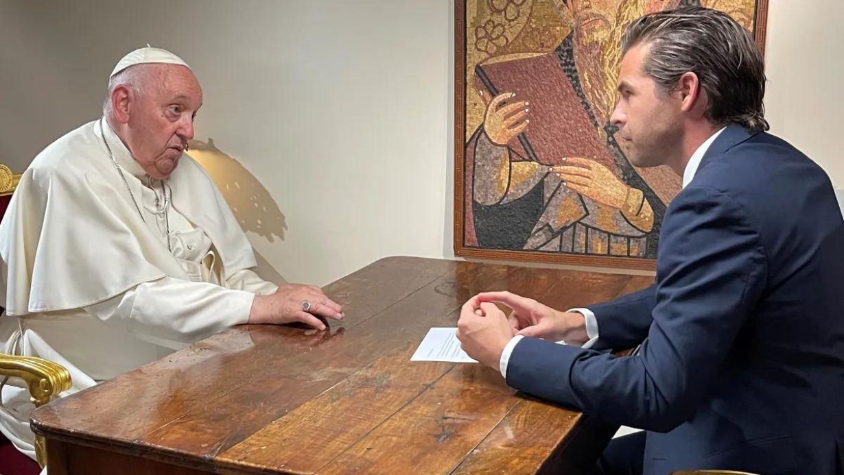Papa Francesco: pedofilia nella Chiesa? Il celibato non c'entra nulla