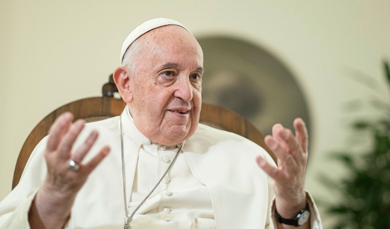 Papa Francesco a RSI: "usare la carrozzina è stato umiliante"
