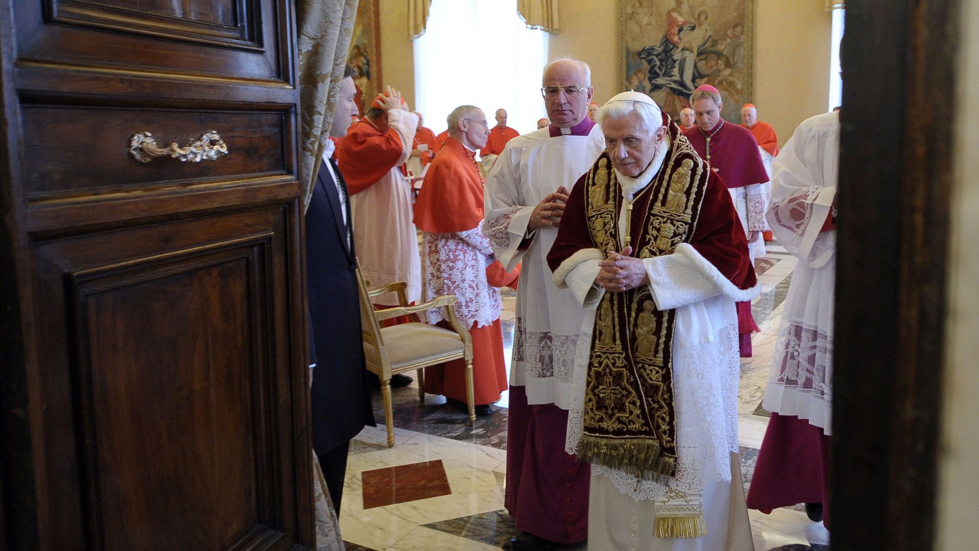 Benedetto XVI insabbiò gli abusi? Cosa ha fatto la Chiesa contro questo crimine?