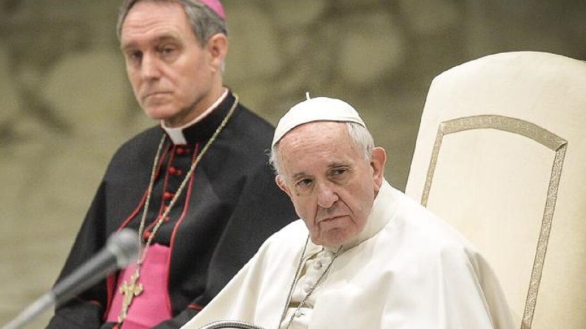 Papa Francesco e il metodo "due pesi e due misure"