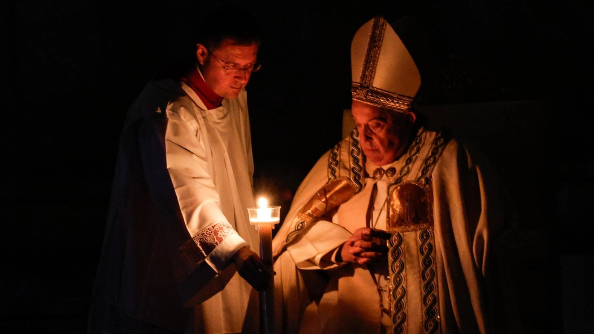 Le condizioni del Papa «restano critiche». Un cardinale parla del futuro della Chiesa