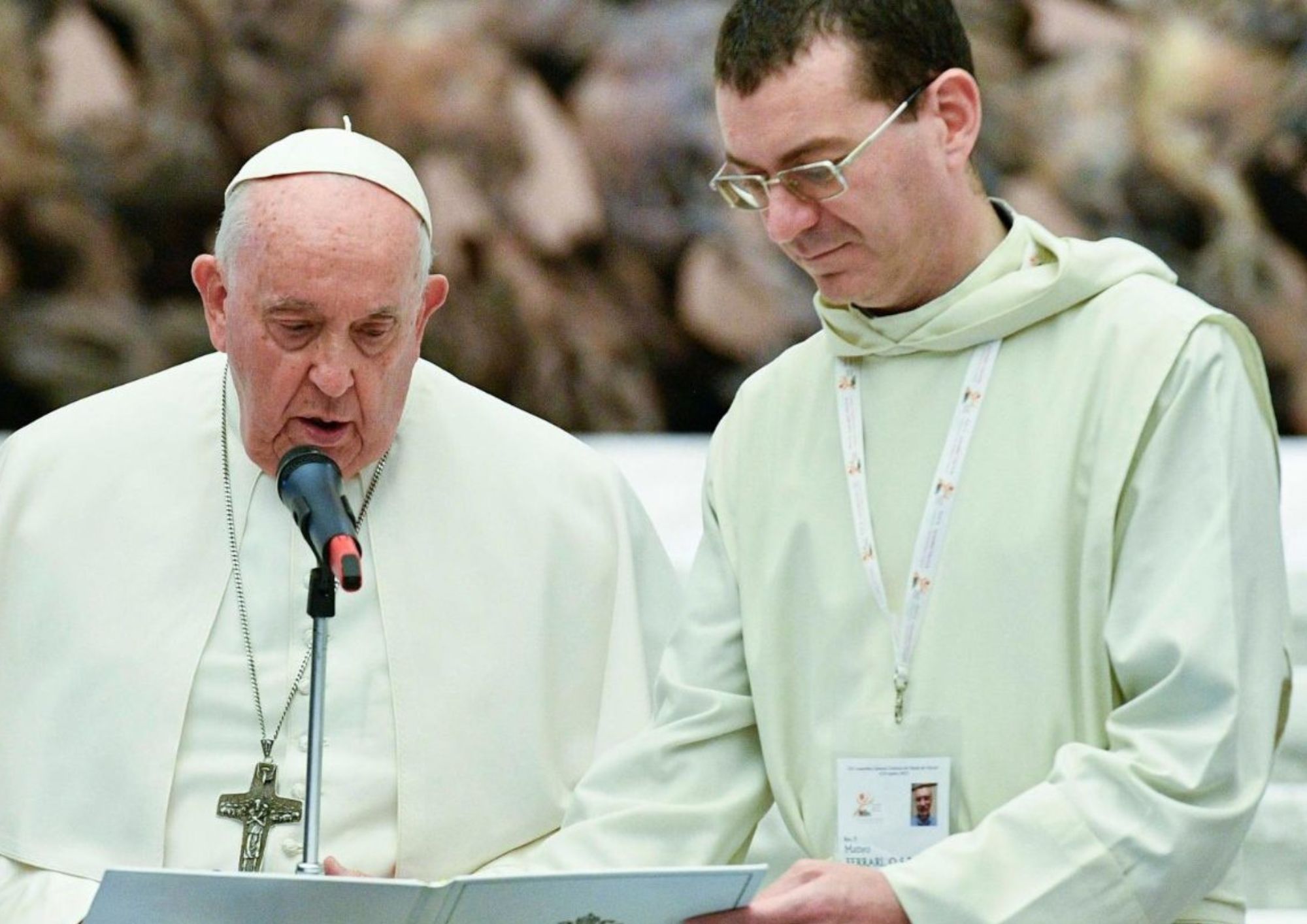 Dom Ferrari: «Non possiamo far finta che non esista». Le dipendenze fra le mura del monastero