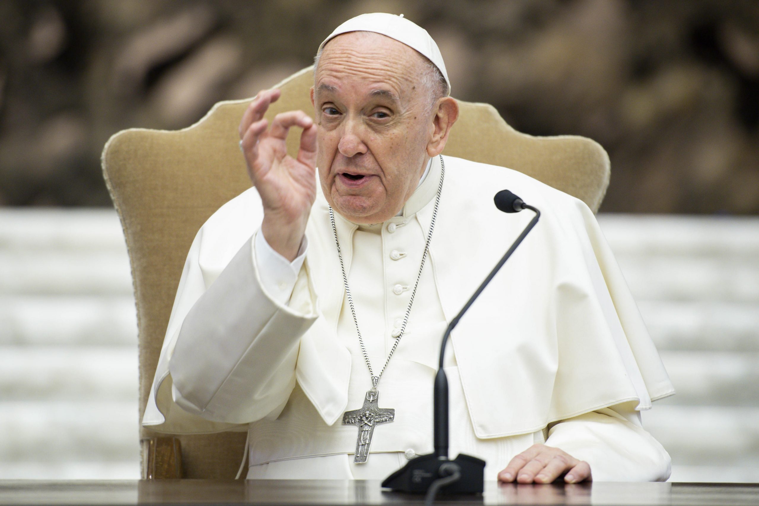 Il Papa interviene e in Vicariato si corre ai ripari. I vescovi: «Siamo stufi»