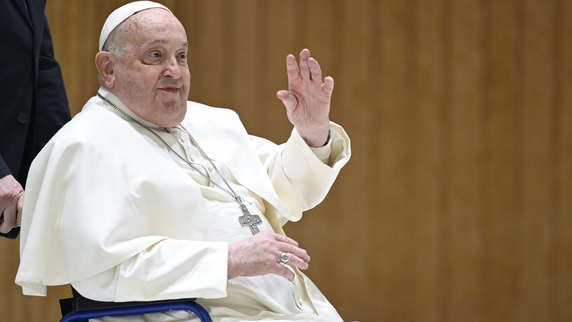 Papa Francesco: continuano le terapie. I medici: «Situazione stabile»