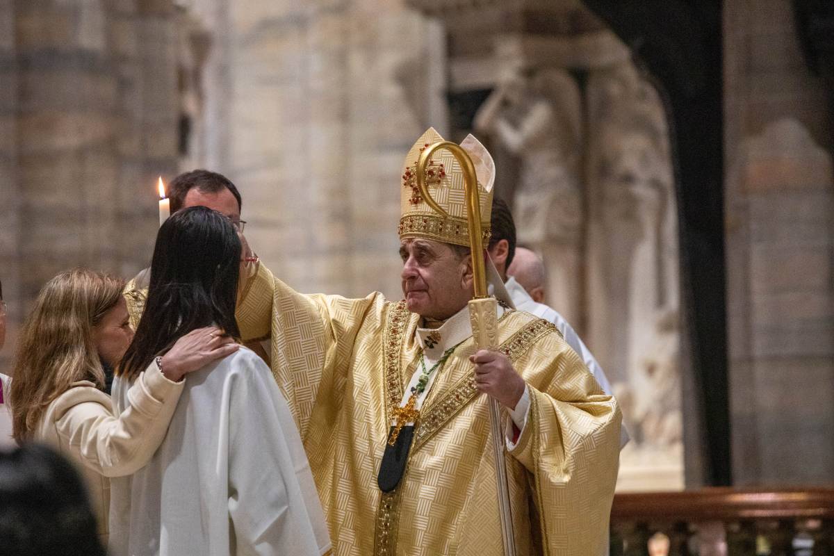 Delpini nella Notte Santa: «Presto, andate a dire che è risorto!»