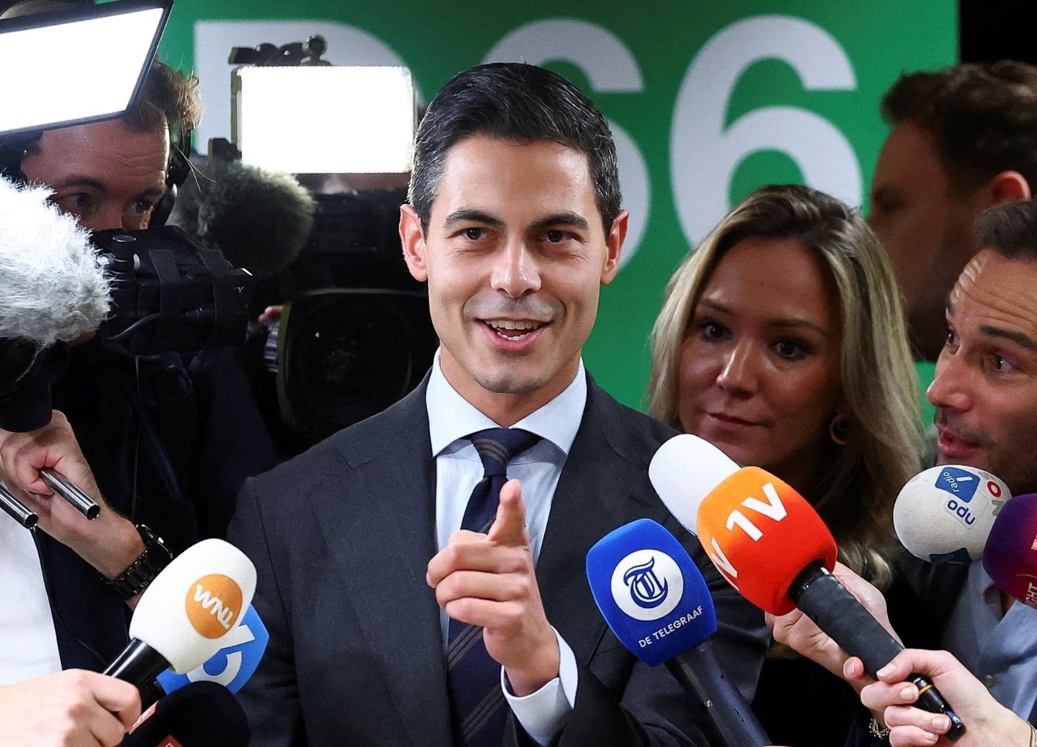 Netherlands: Jetten, 38, sworn in as PM
