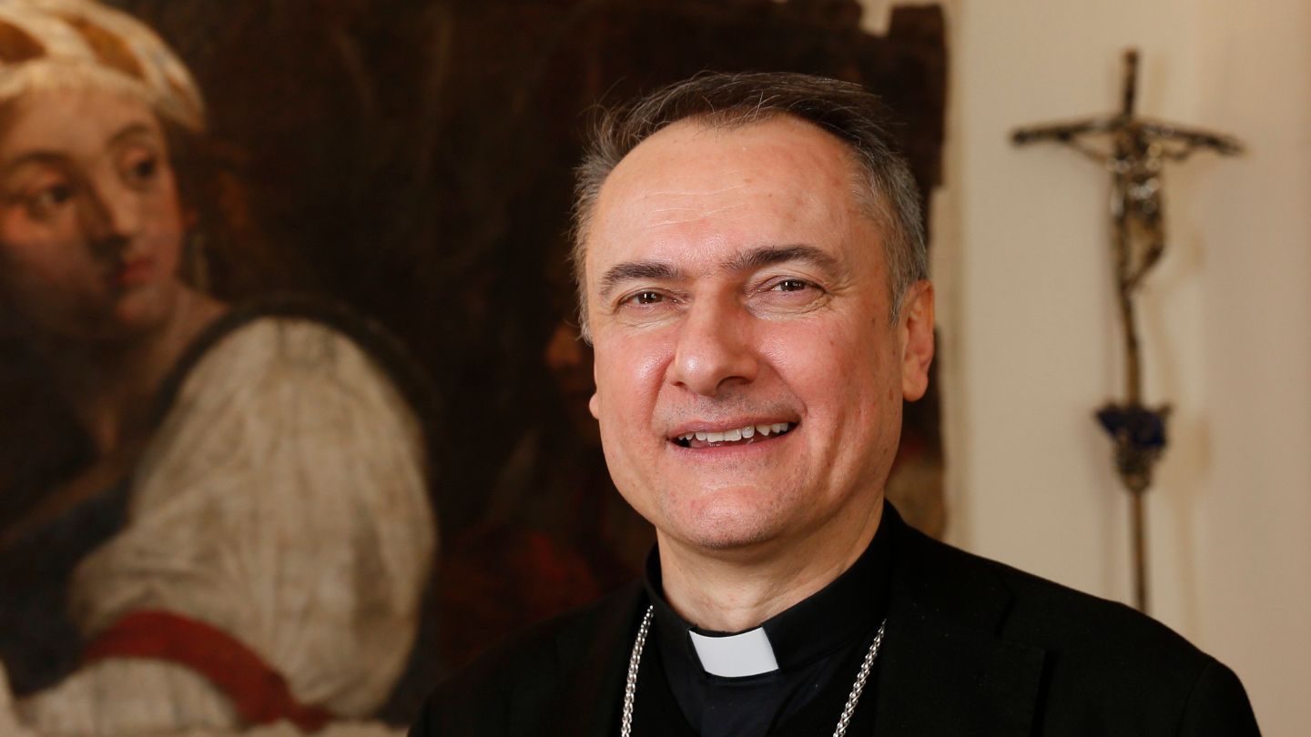 Basilica Vaticana: Gambetti non ha tempo per pregare, i canonici in clergyman alle lodi