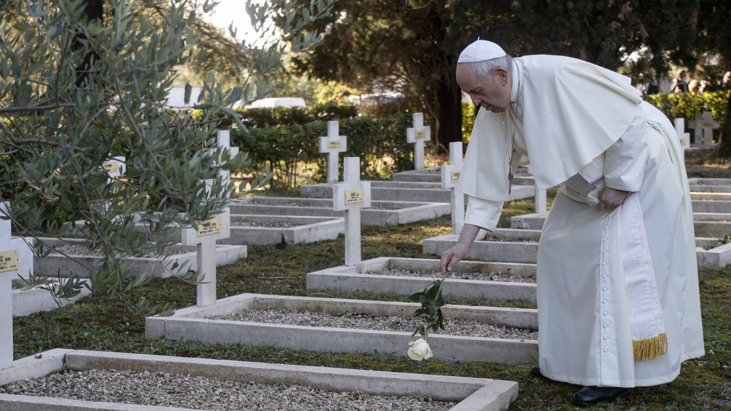 2 novembre: Papa Francesco al Rome War Cemetery