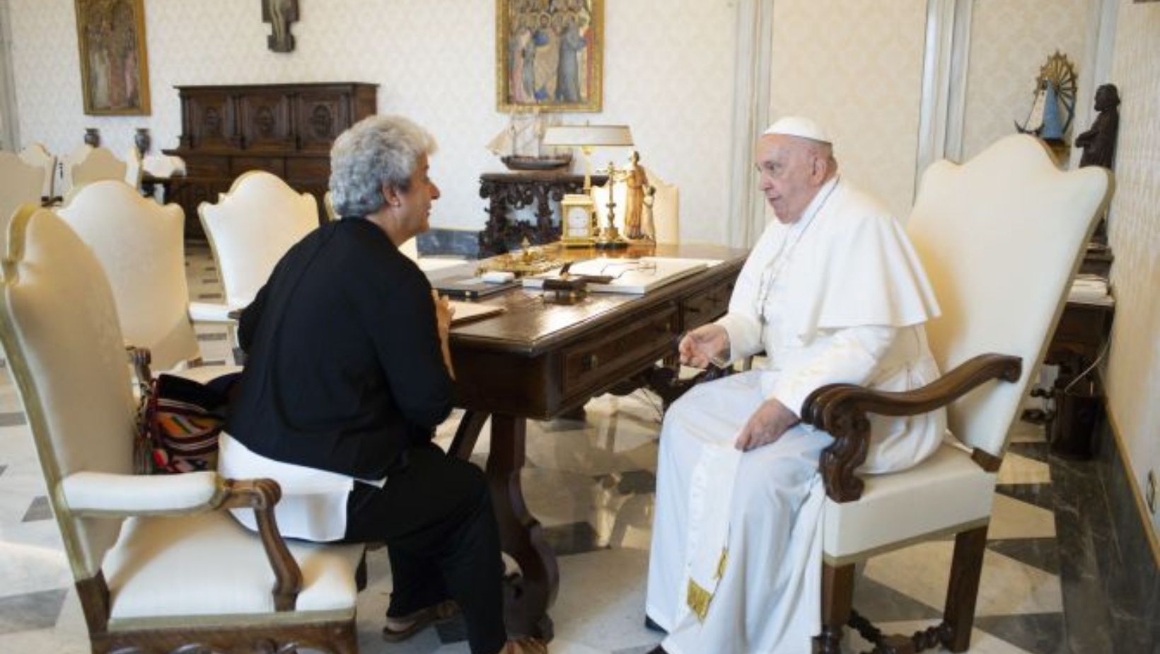 Papa Francesco copre l'abusatore Rupnik. Oggi ha ricevuto l'adepta Campatelli