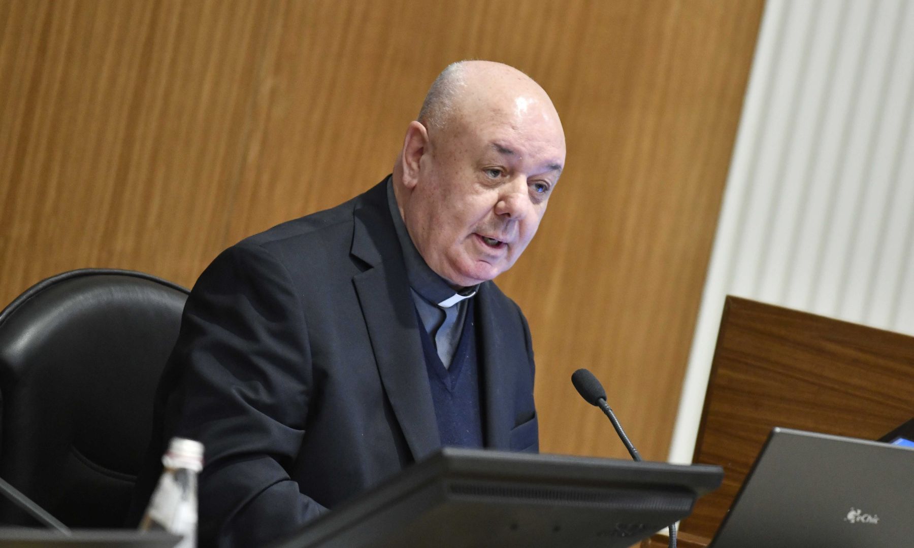 Mons. Sergio Pagano sulla traduzione del Padre nostro: «Perplesso e contrario a questo modo di procedere»