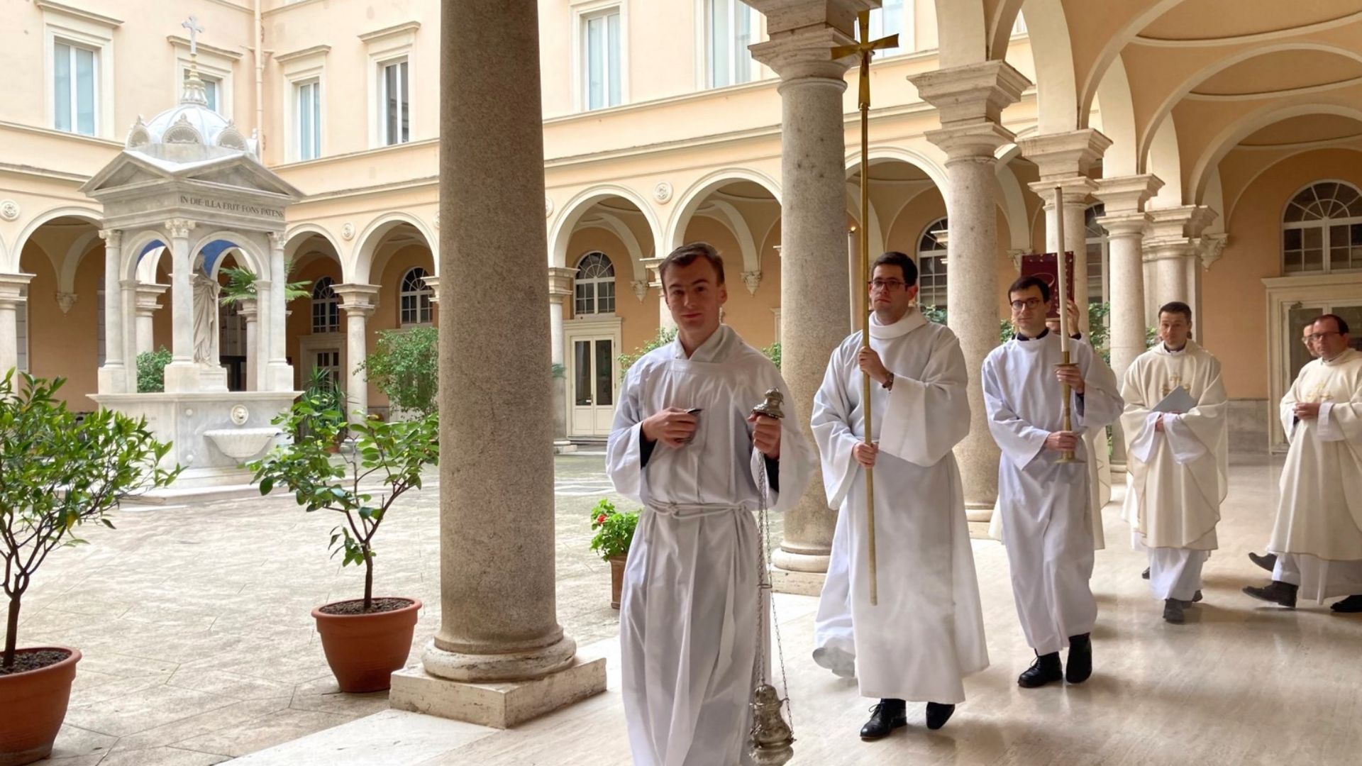 Parigi: Parolin scrive a (quasi) tutti i seminaristi della Francia